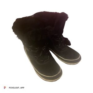 Black fur sore black girl boots like new
